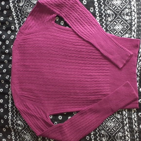 Women's Burberry Cashmere Sweater - Picture 3 of 6